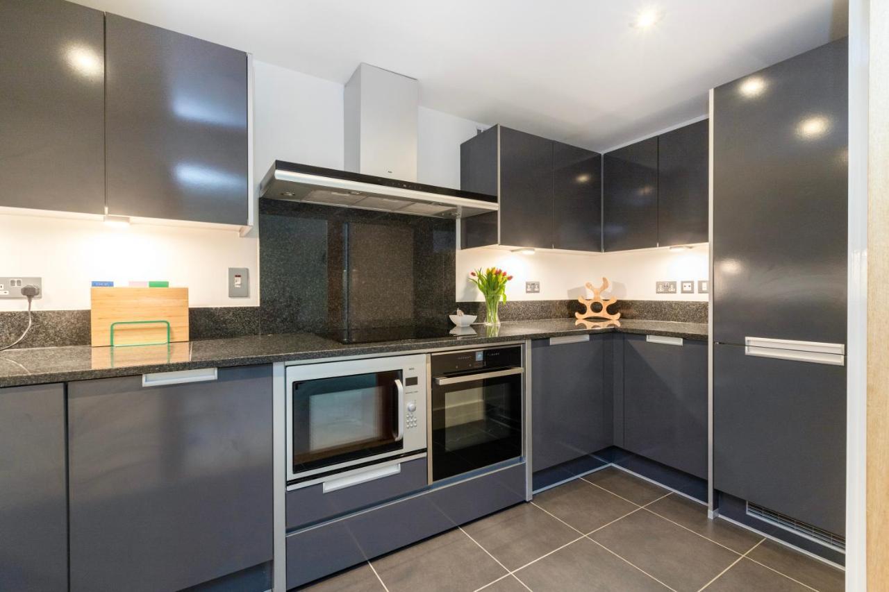 Modern 2 Bedroom 2 Bath With River View Apartament *