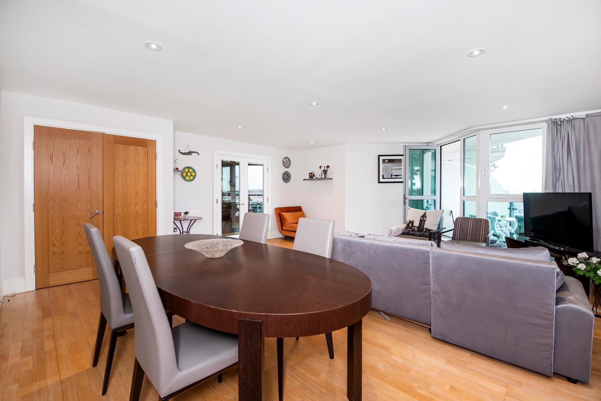 Modern 2 Bedroom 2 Bath With River View Apartament *