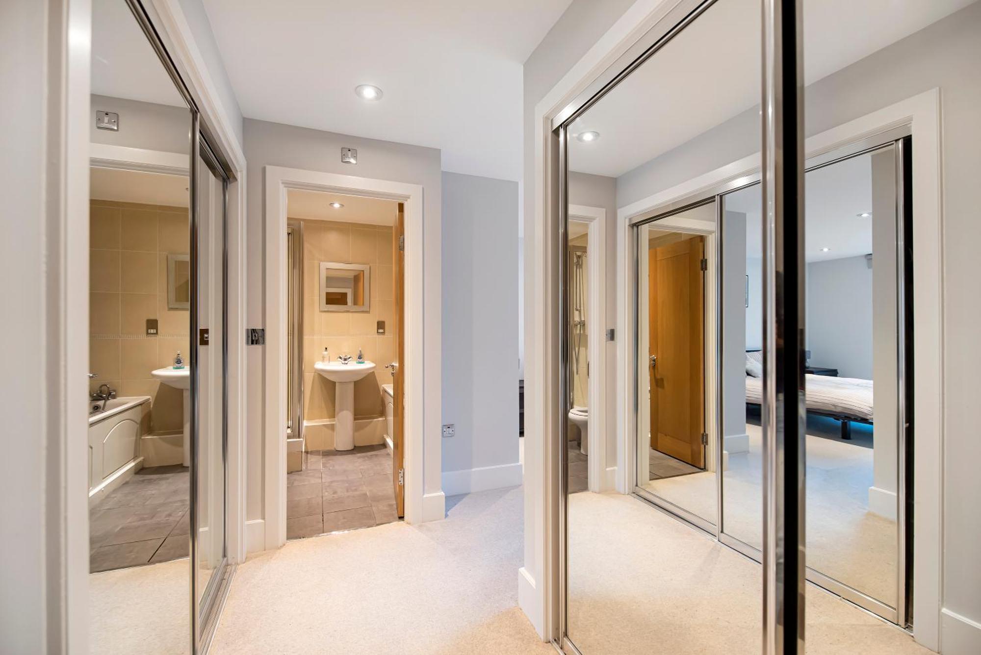 Apartament Modern 2 Bedroom 2 Bath With River View Londra