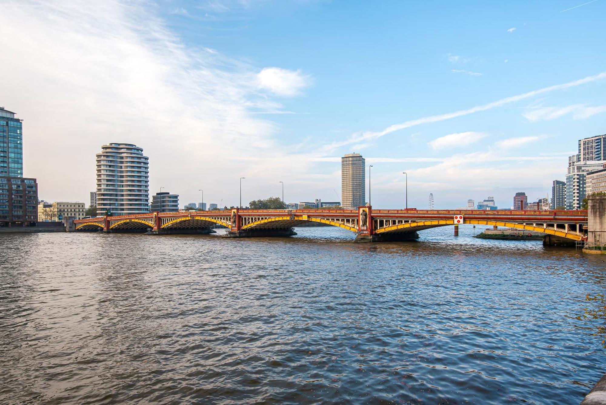 Modern 2 Bedroom 2 Bath With River View Apartament Londra