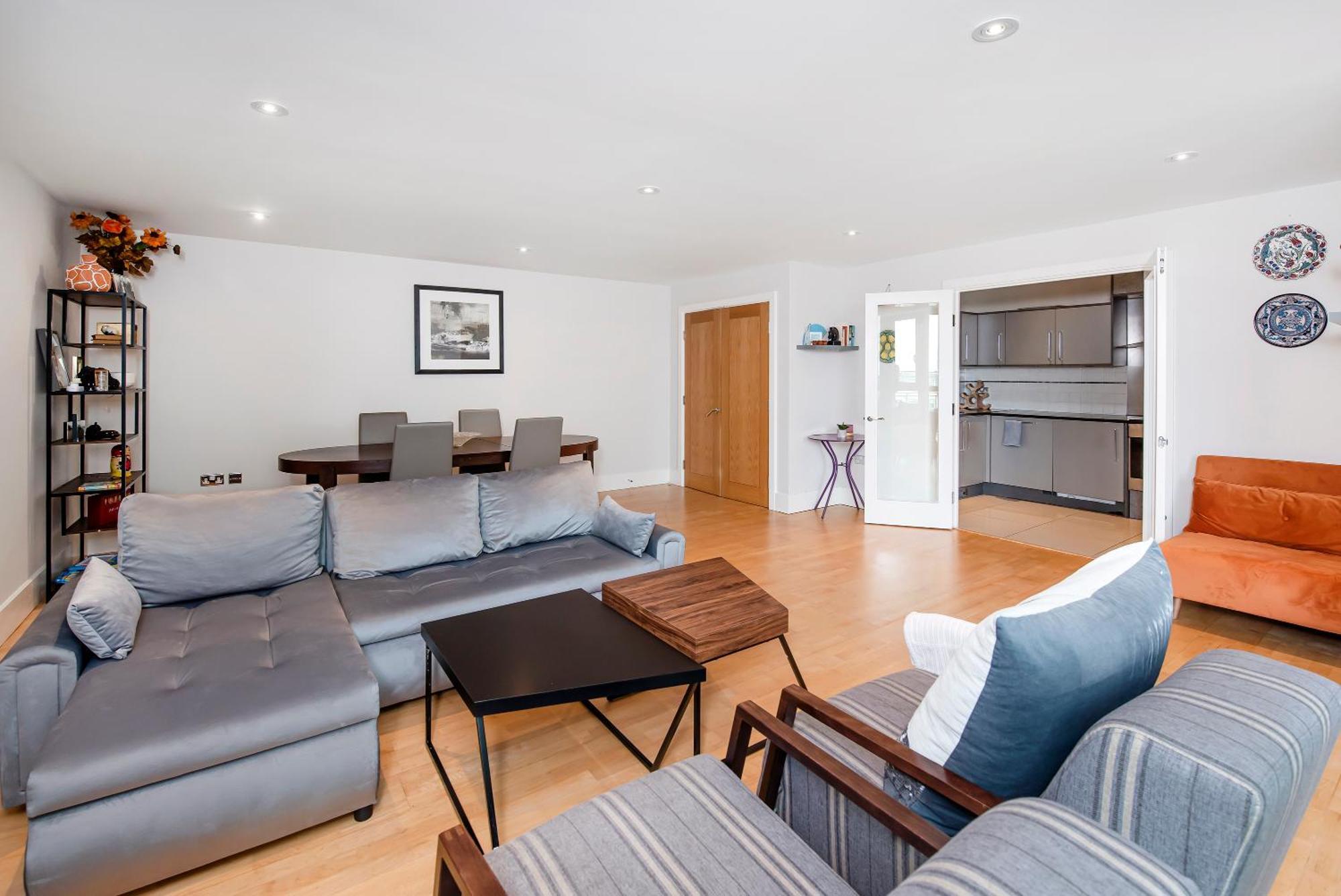 Apartament Modern 2 Bedroom 2 Bath With River View *